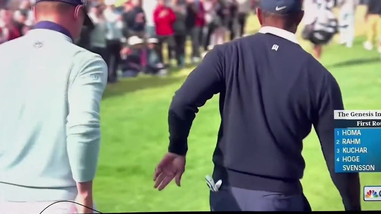 Tiger Woods plays 'sexist' tampon prank during live golf tournament