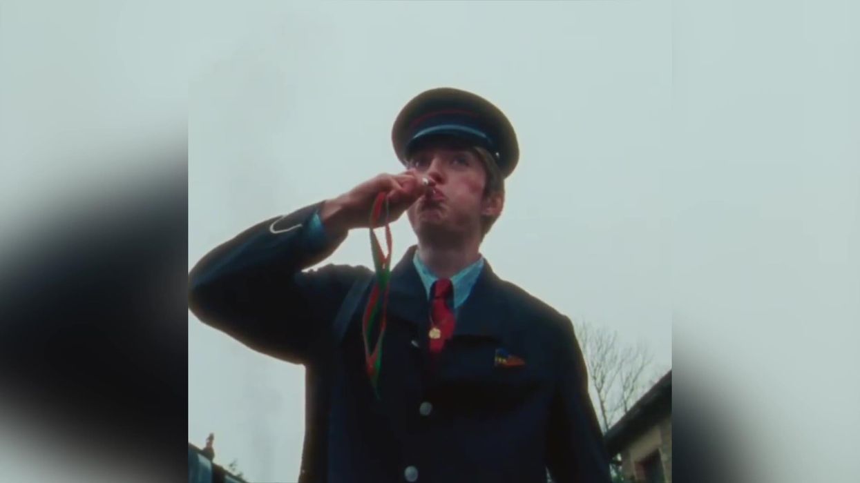 'Gigantic' seagull poos on Francis Bourgeois in trainspotter's latest video