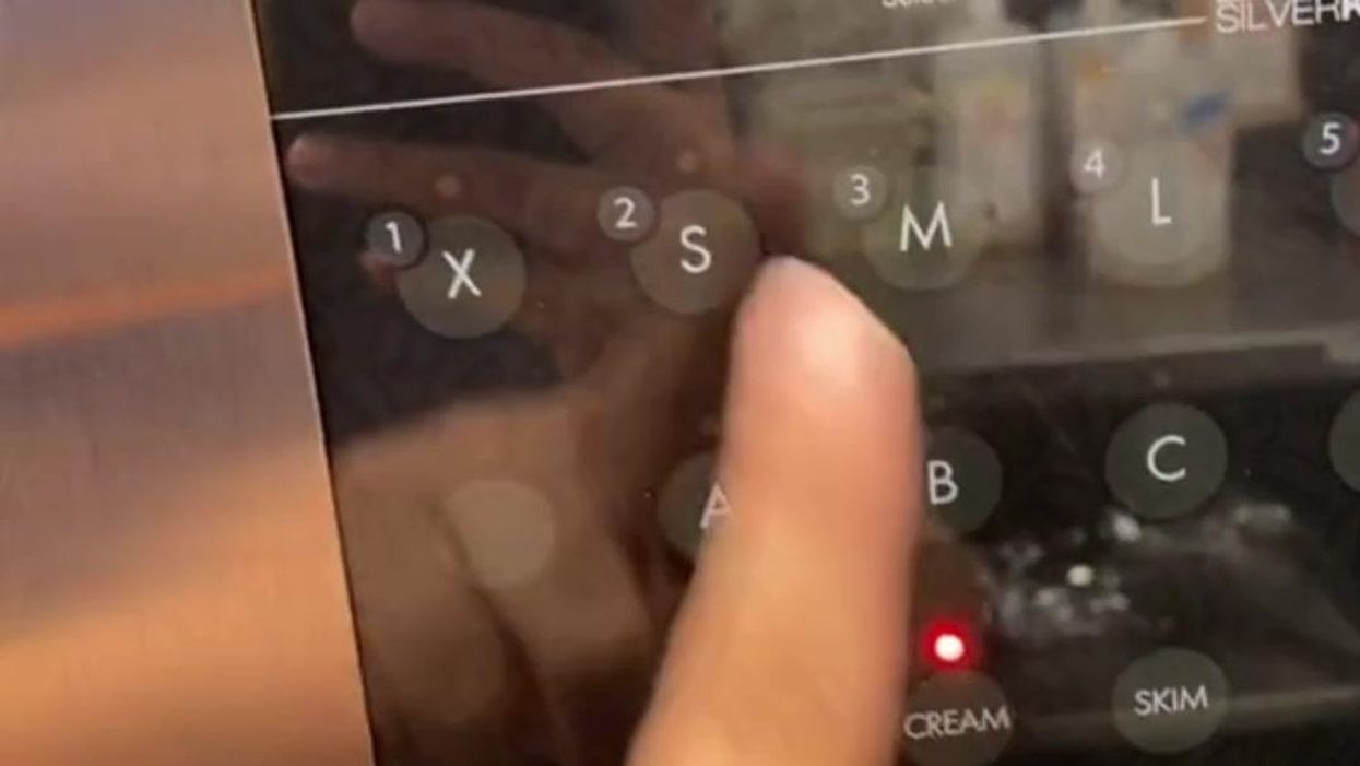 Dunkin’ Donuts worker shares how they handle a customer who changes their drink size