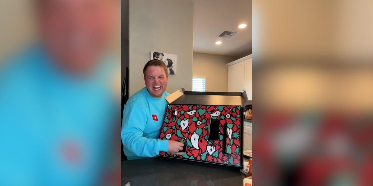 A Nando's advent calendar exists and it contains 12 doors of