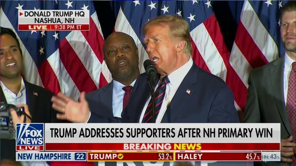 Senator says 'I love you' to Trump in cringe on stage moment