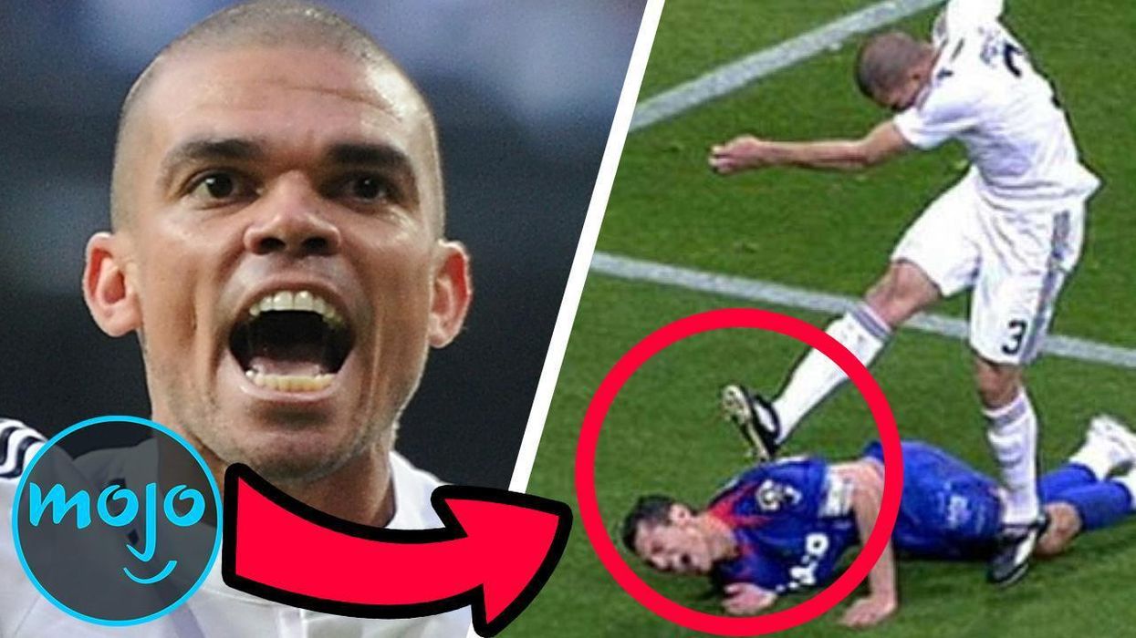 People think this man got 'busted' by his girlfriend in the World Cup stadium