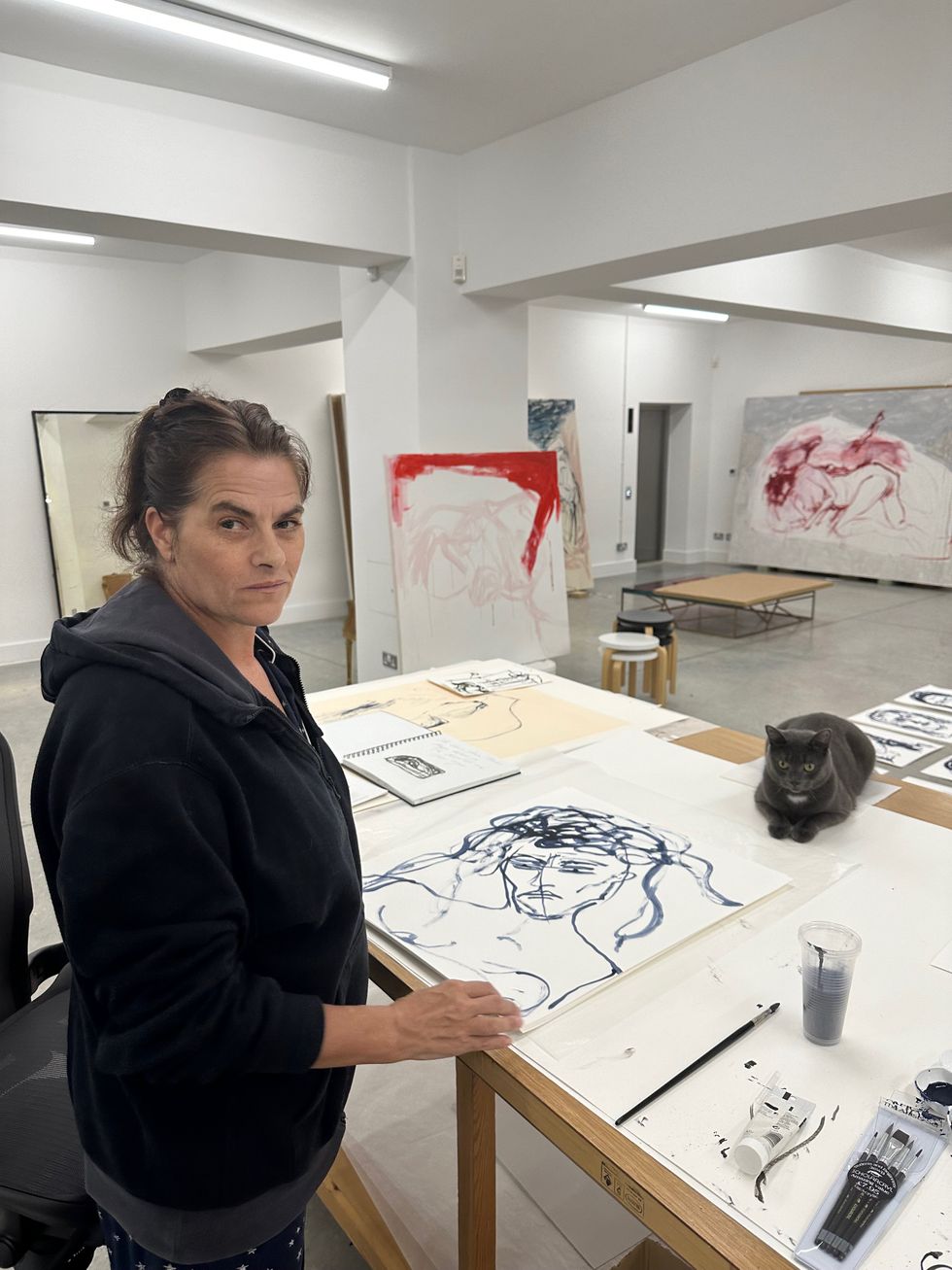 Tracey Emin draws 45 portraits of women for National Portrait Gallery doors