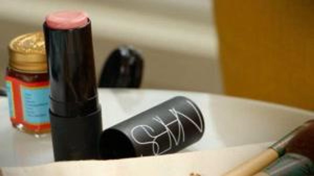 Plus-size traveler says seatbelts on flights cause 'emotional damage'