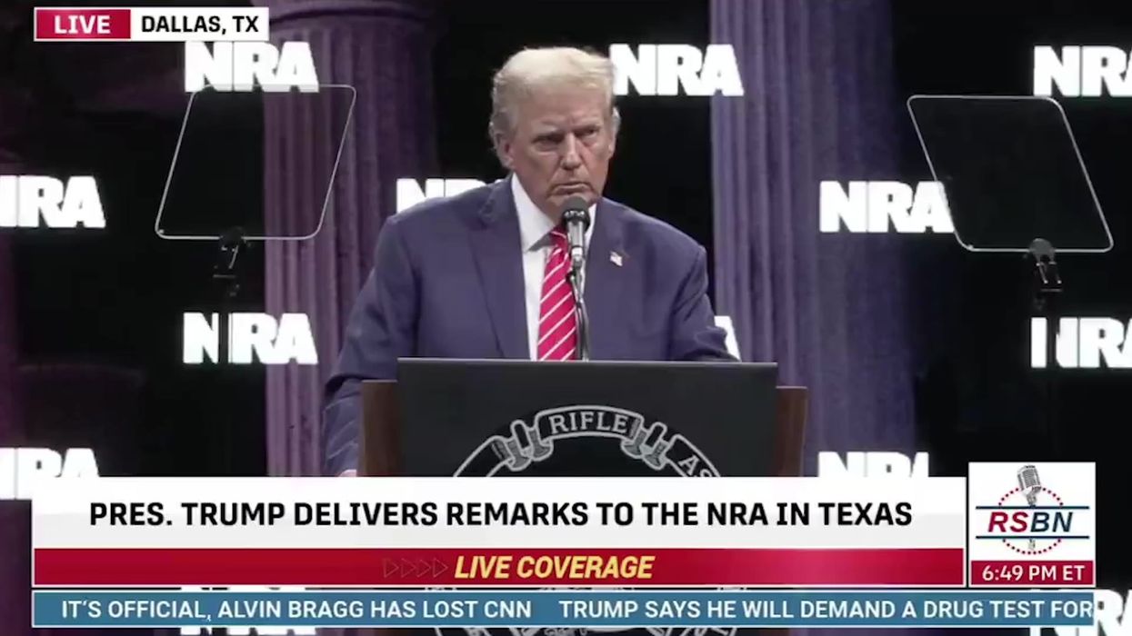 Donald Trump insists he ‘does not freeze’ amid NRA speech ‘glitch’ claims