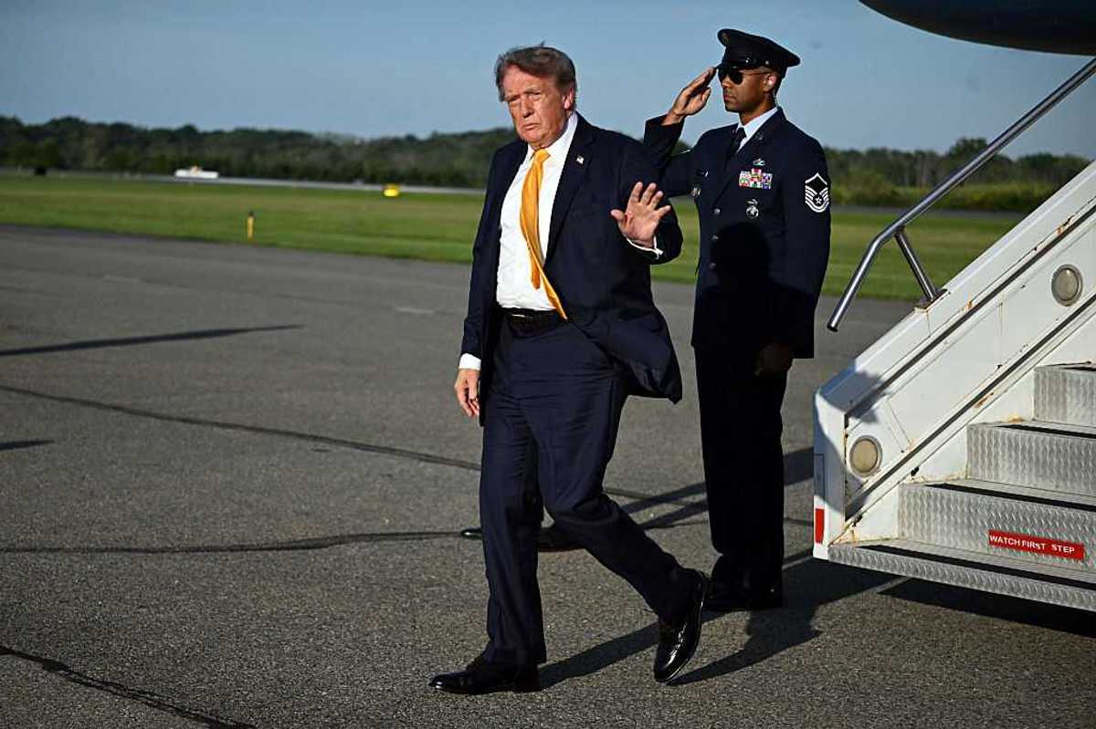 Trump appears with new 'brunette' hair and everyone is baffled