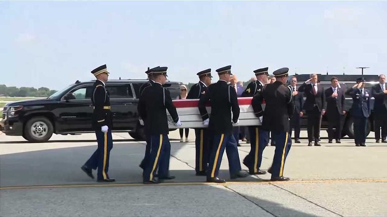 People are claiming Trump refused to bow his head for fallen US troops