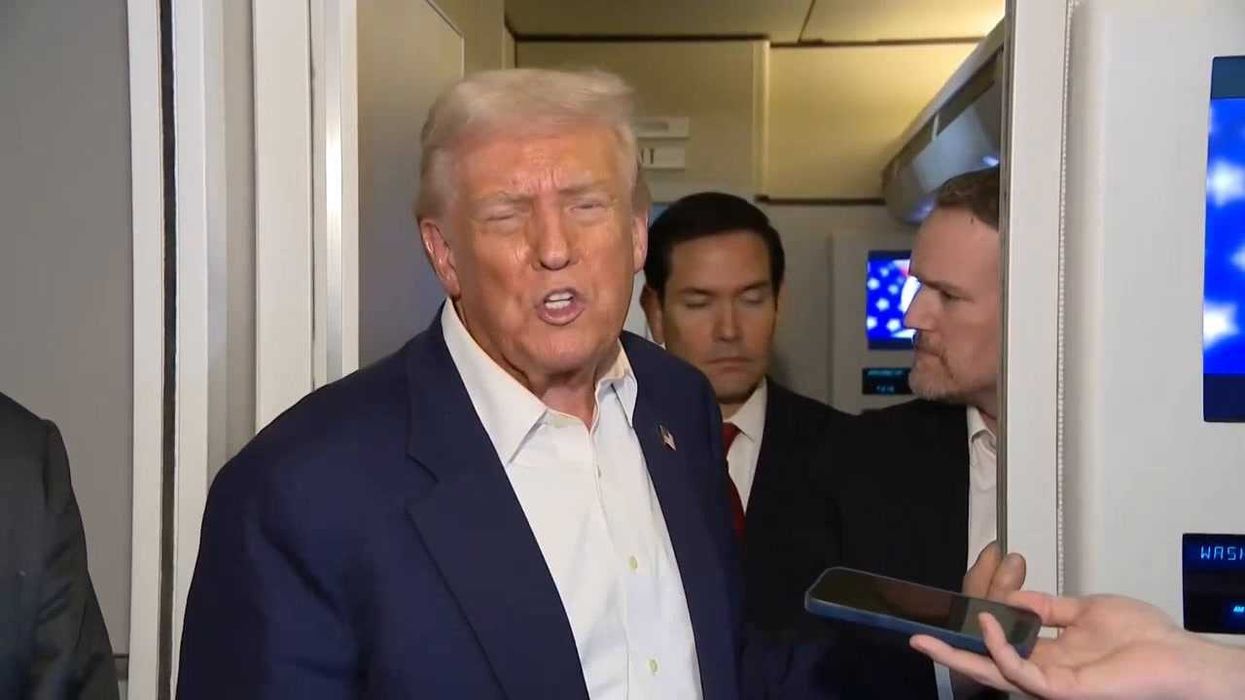 Elon Musk compares Brits to hobbits in bizarre anti-immigration rant