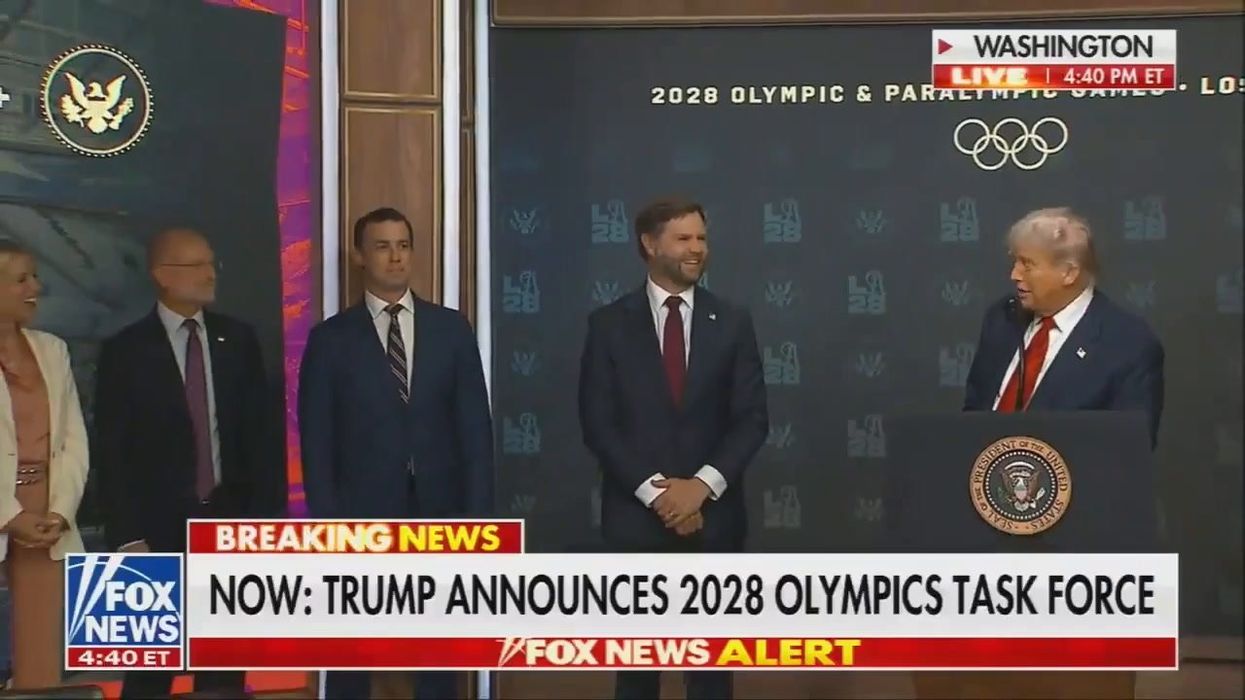 Donald Trump confuses Kristi Noem for pro golfer in awkward blunder