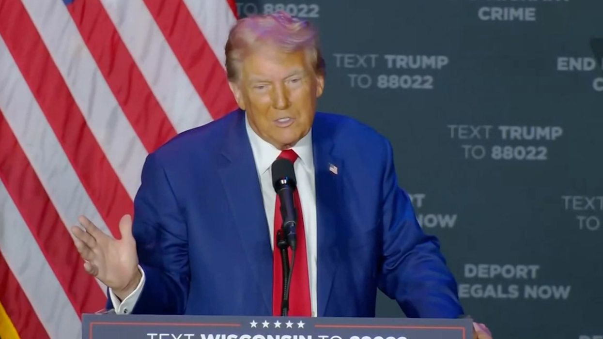 Donald Trump got attacked by a fly again and his reaction was even weirder than before