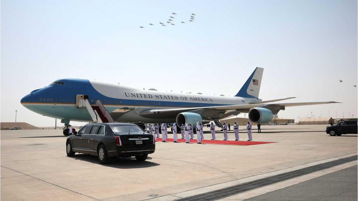 White House criticised over 'planemaxxing' post