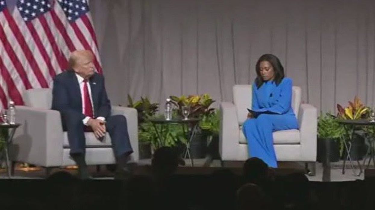 Trump's water bottle incident during NABJ interview leaves viewers baffled