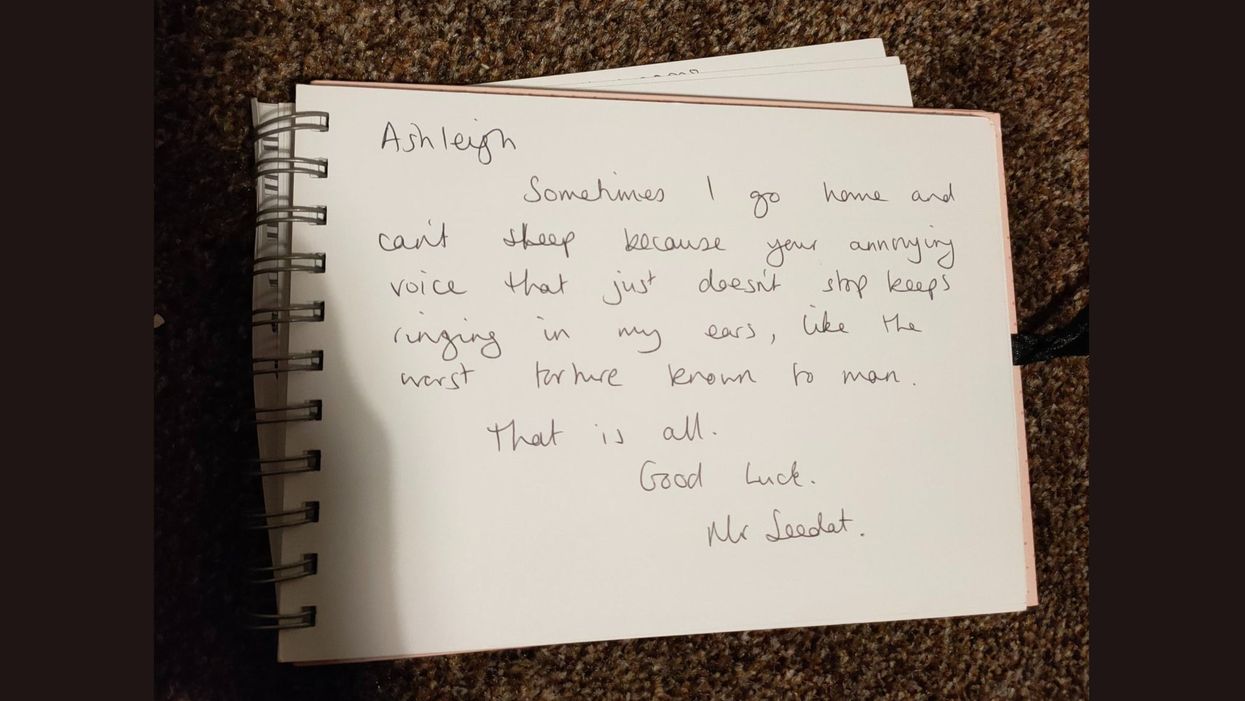 <p>Twitter user Ash was forced to prove the hilarious note was real</p>