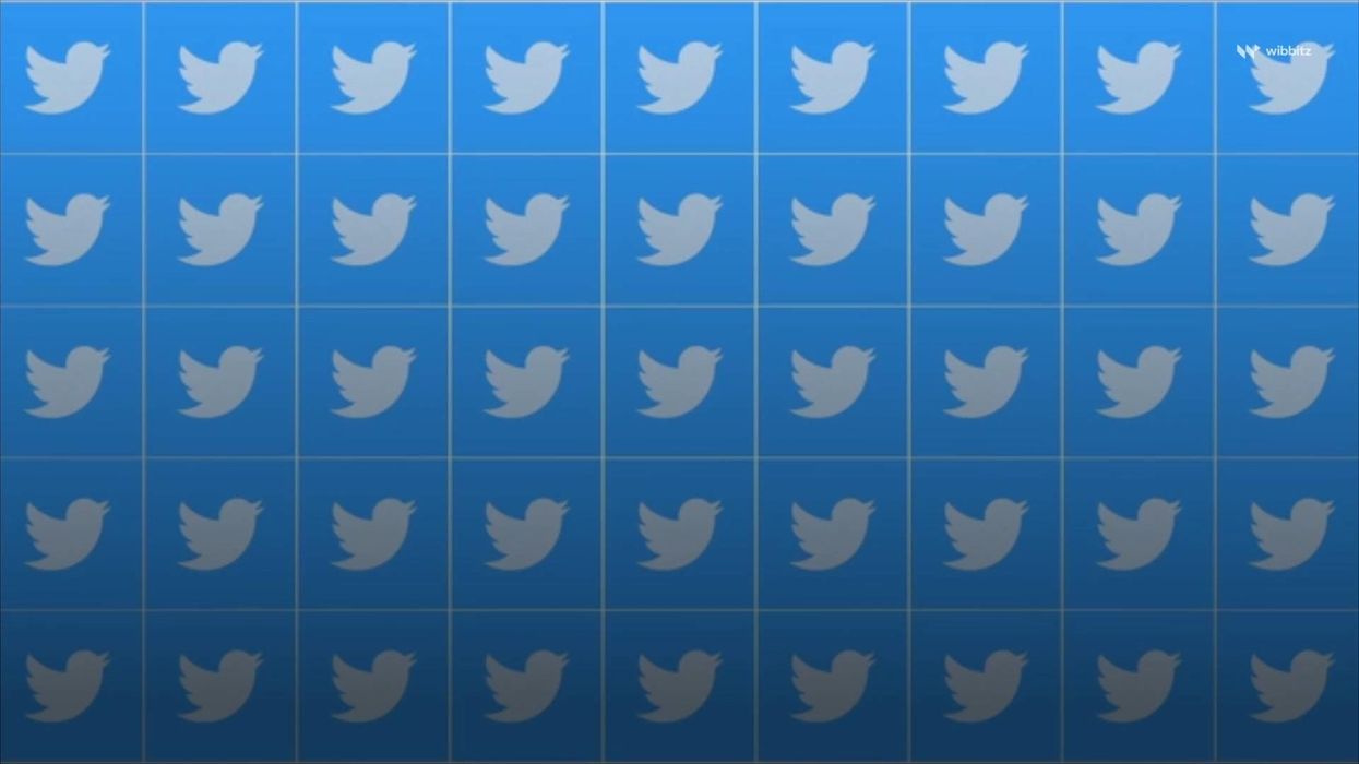 How to post images, videos and GIFs in one tweet