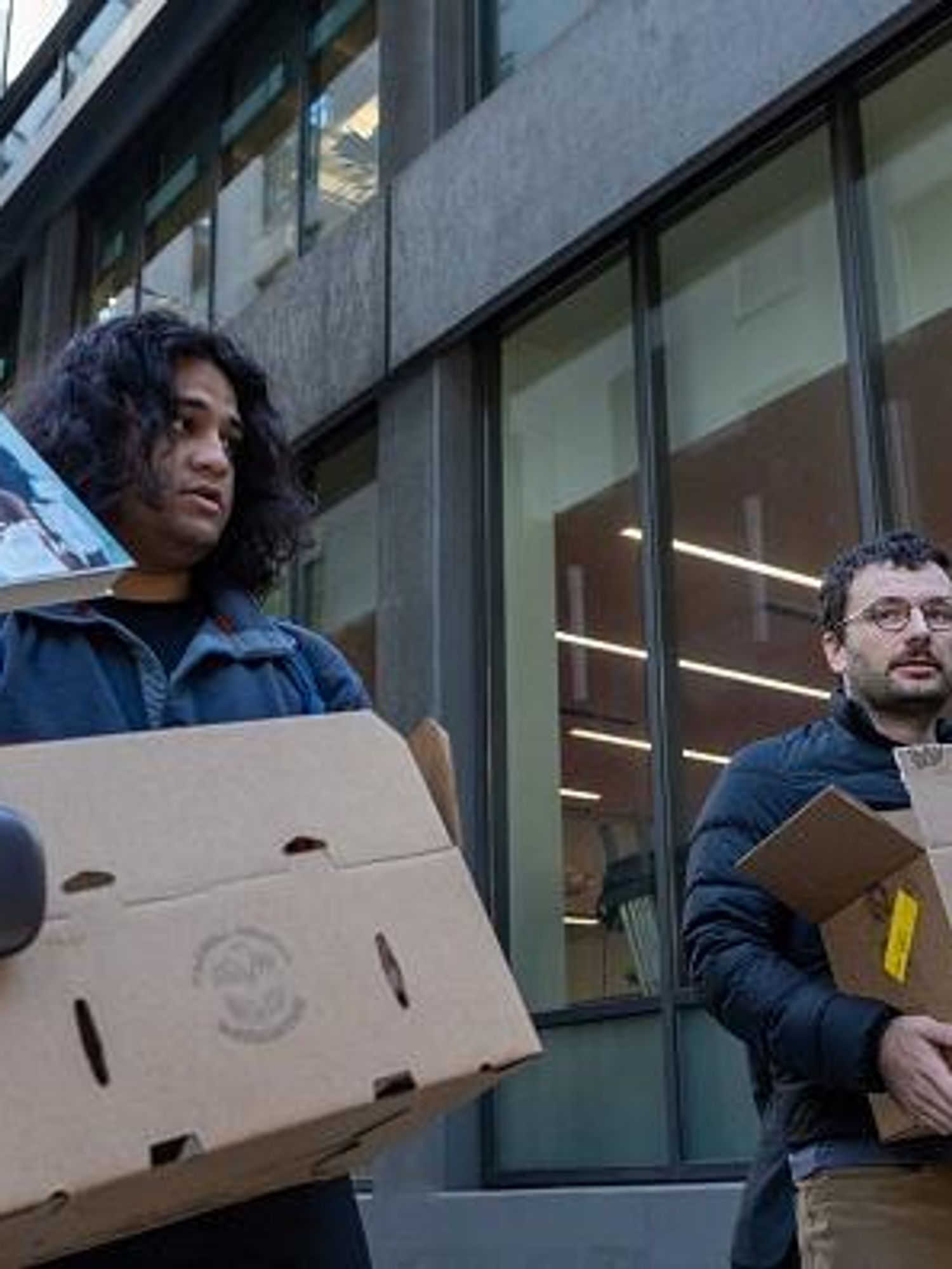 Trolls are 'pretending to be laid-off Twitter employees' outside Twitter HQ