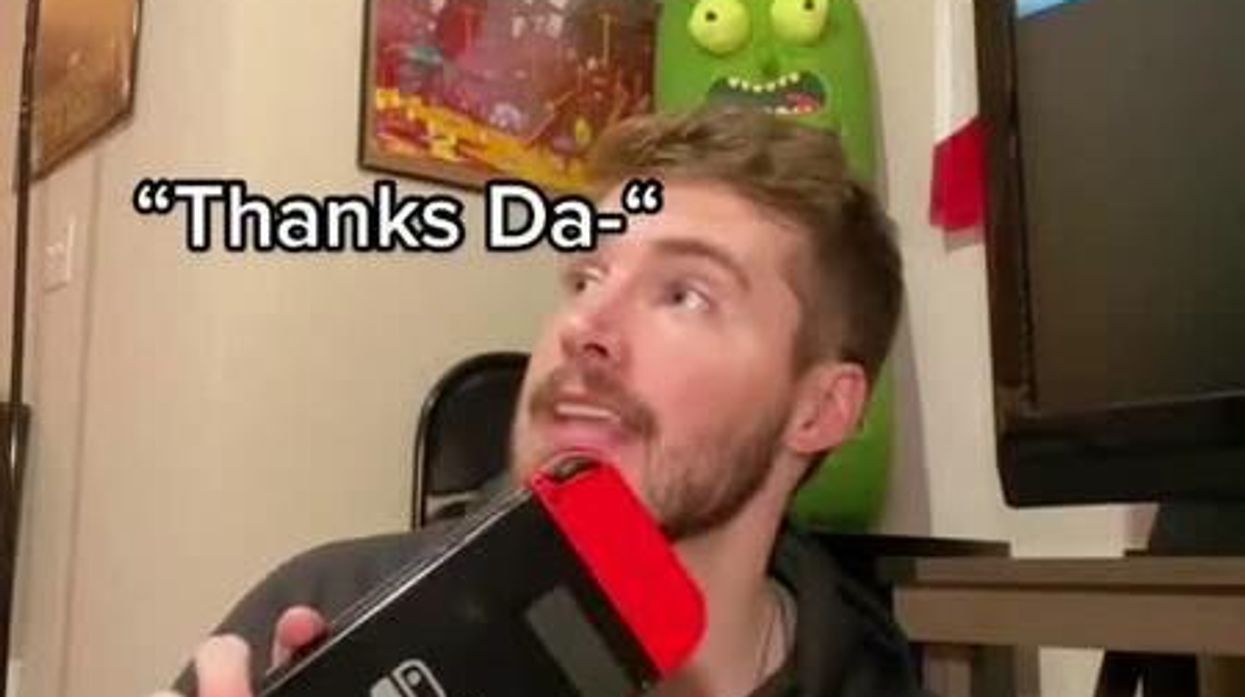 Man sparks debate after asking his Christmas guests to bring cash or their own food