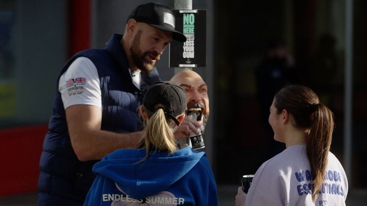Tyson Fury calls out 't******' and 'dossers' dropping litter in street