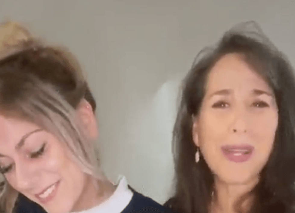 <p>\u2018Friends\u2019 star Janice appears in TikTok and reveals who she thinks Chandler Bing should have ended up with</p>