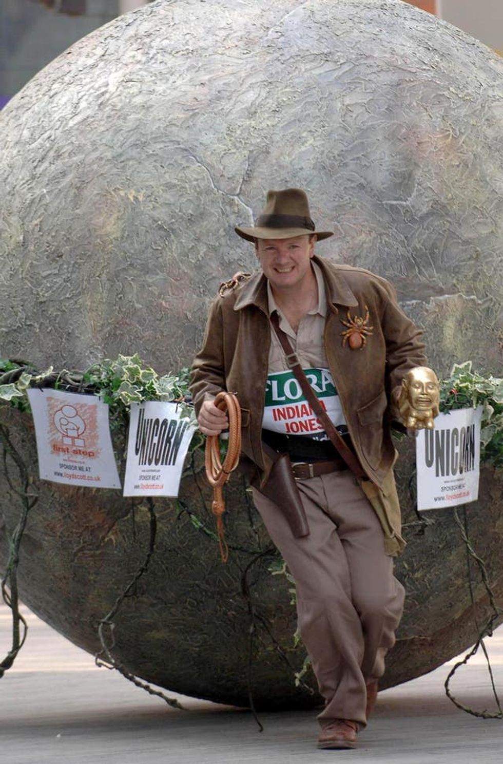 \u2018Indiana Jones\u2019 runner at London Marathon
