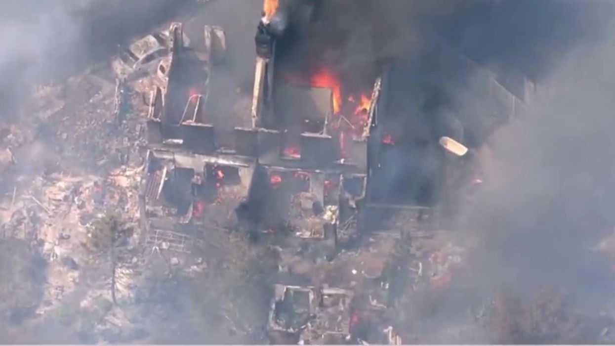 Globe Theatre's sprinkler system triggered as 40C heat causes fire chaos in UK