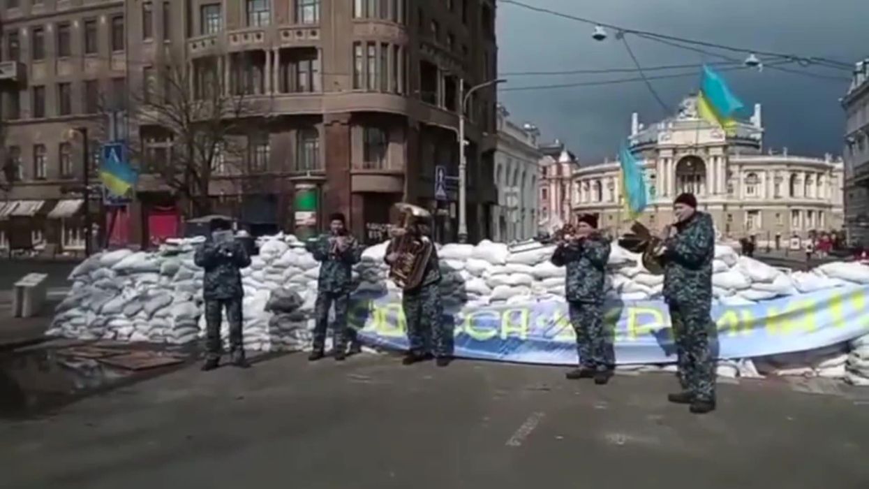 Ukrainian band blocks port to Russians while playing 'Don't Worry Be Happy'