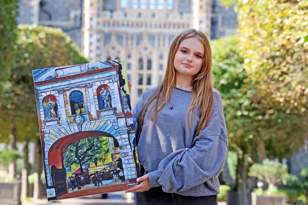 Ukrainian refugee awarded special recognition for art GCSE