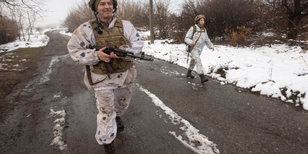 Ukraine Twitter account posts Russia shade in meme form | indy100