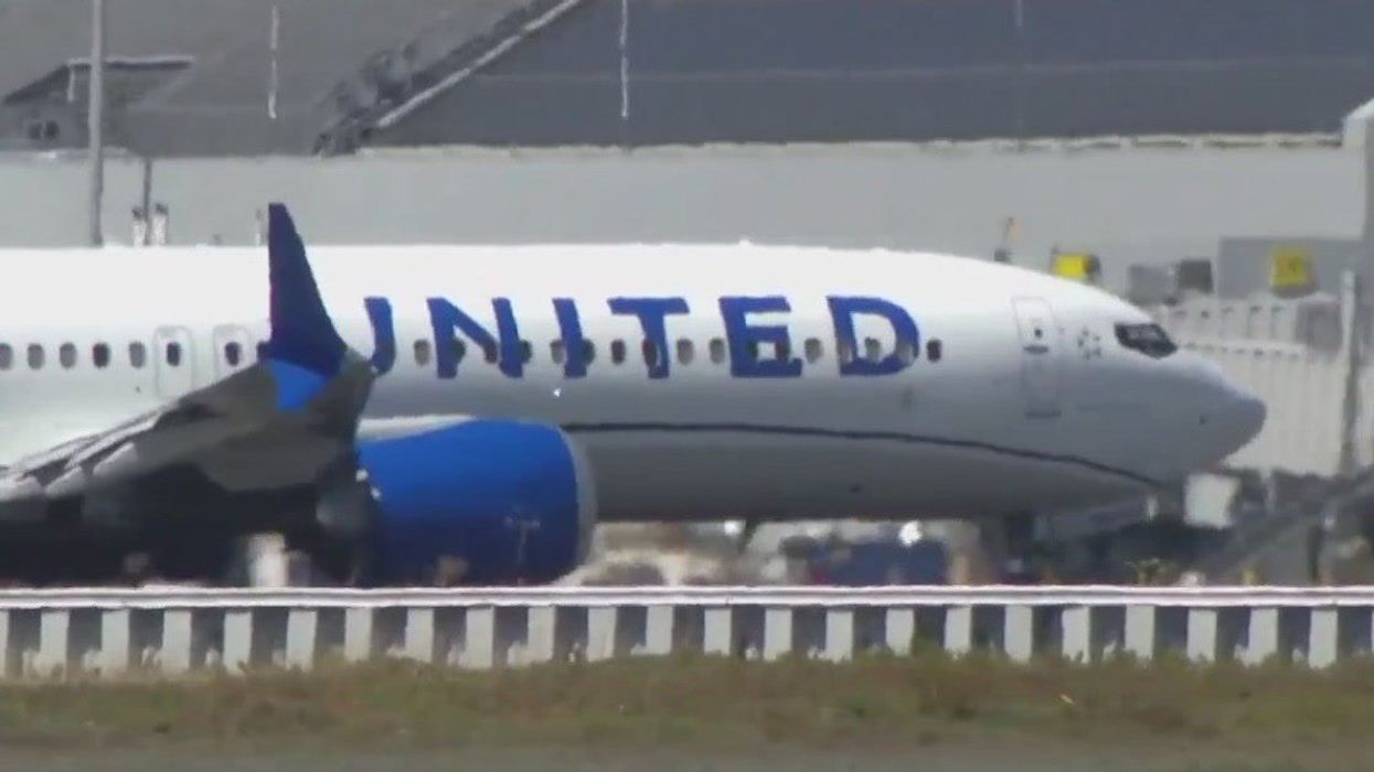 United Airlines flight plunges 28,000ft in 10 minutes then forced to reverse