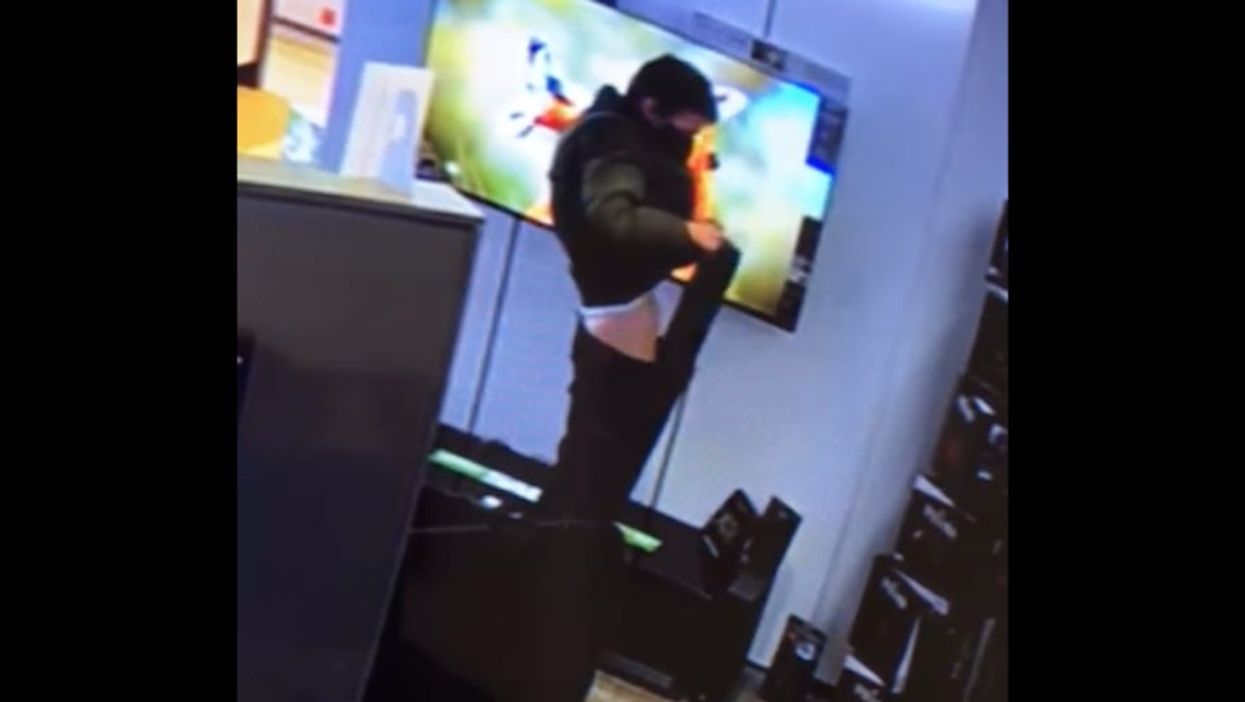 <p>Unsurprisingly the would-be thief was caught instantly</p>