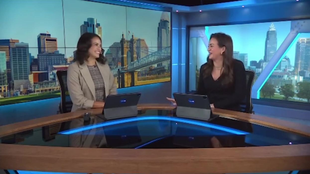 US news reader comes out as gay live on air by saying just one word