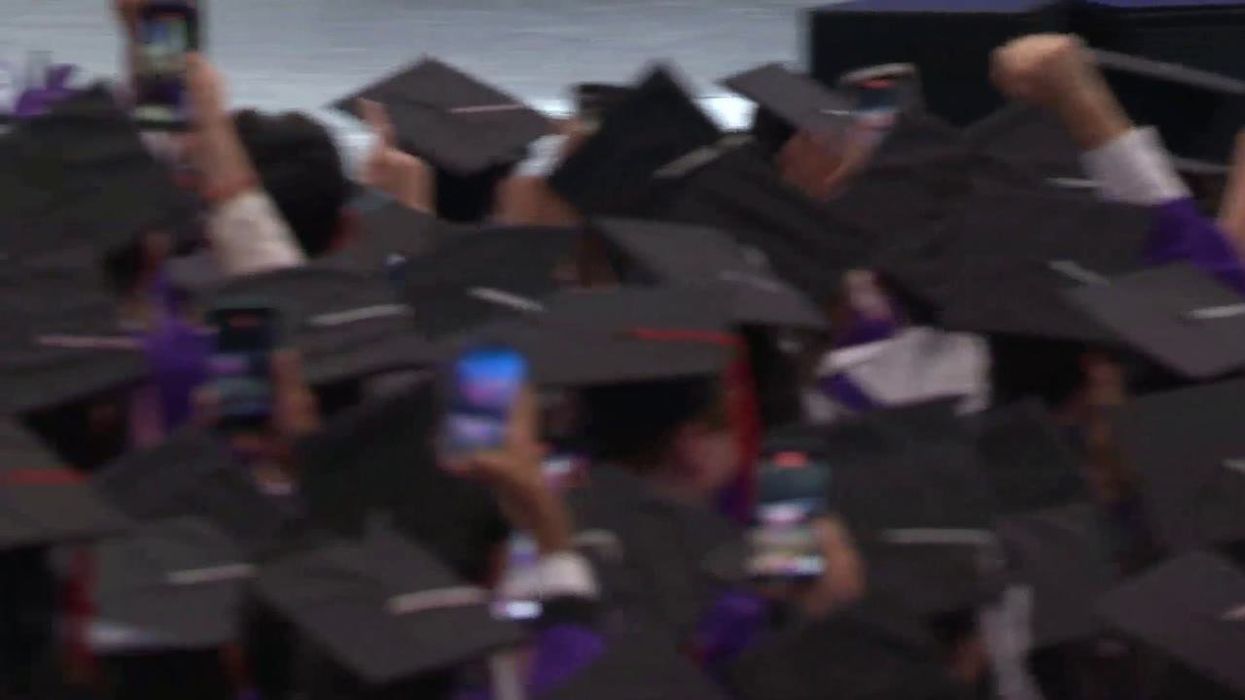 Steve Carell includes hilarious dance break in Northwestern commencement speech