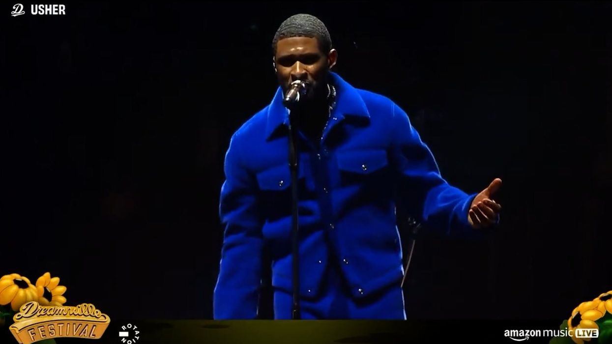 Brutal moment Usher pranks fans into thinking Beyoncé is coming out at concert