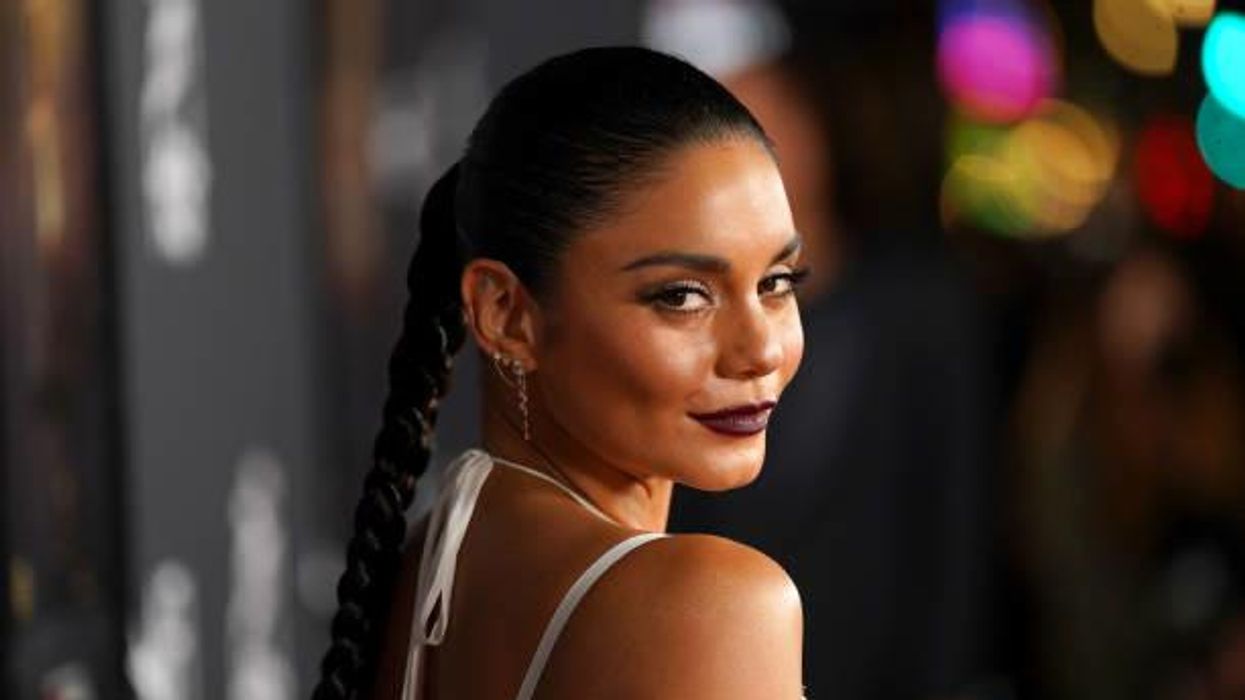 Vanessa Hudgens claims she can talk to ghosts