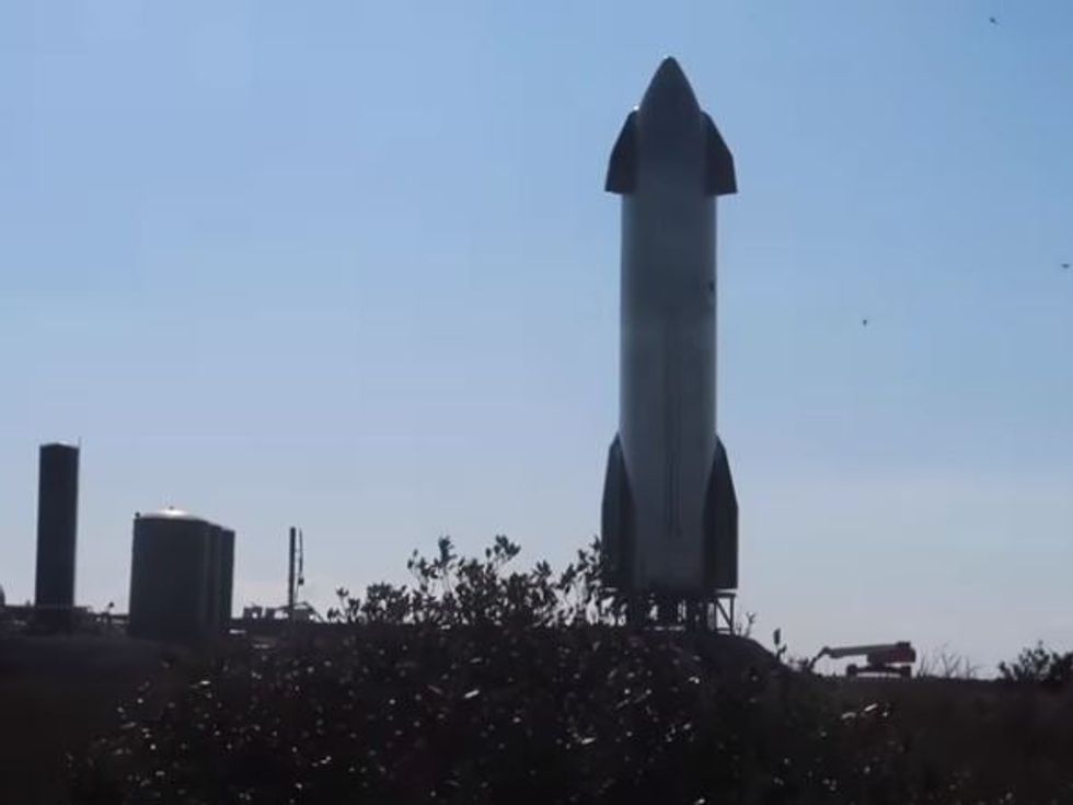 Viewers were stunned to see the vlogger approach SN11 without threat of security