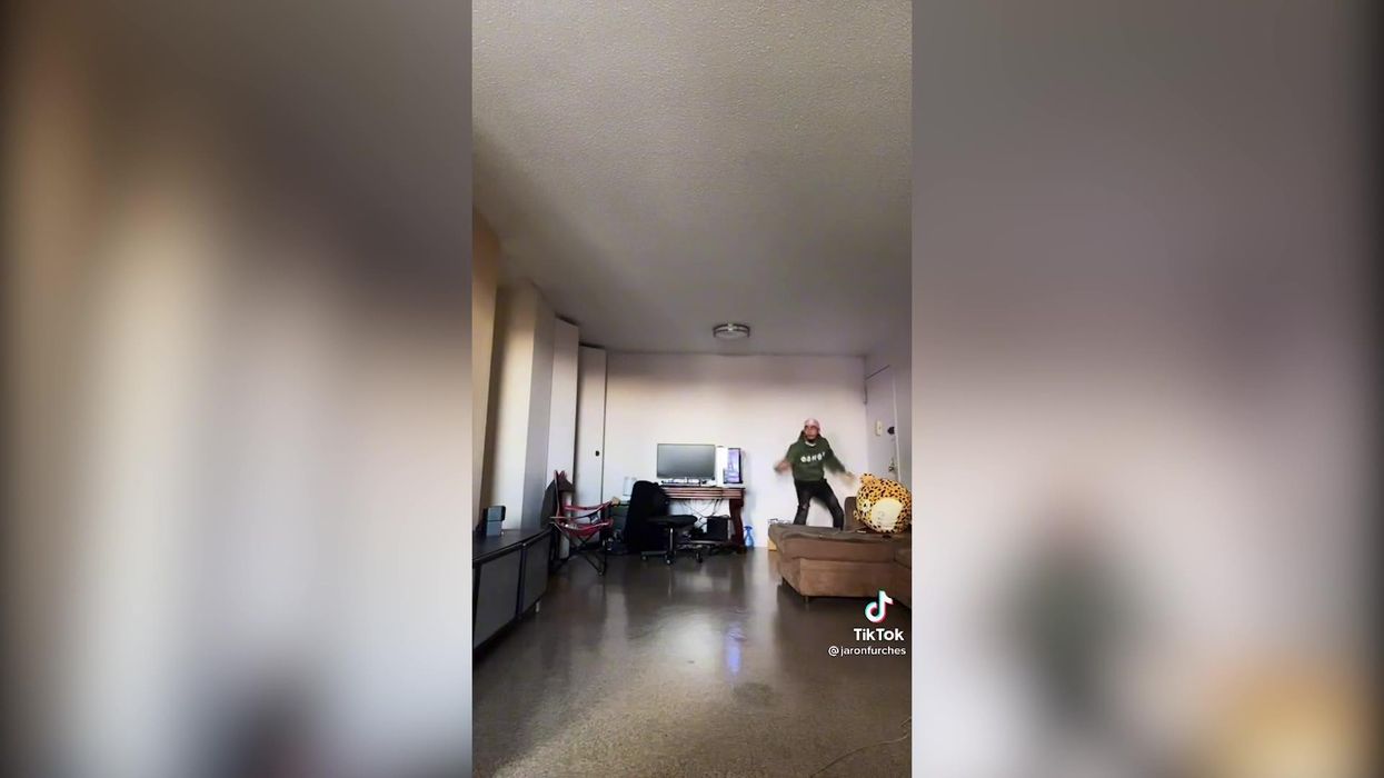 Viral clip shows Hooters staff buying their own tights from a workplace vending machine