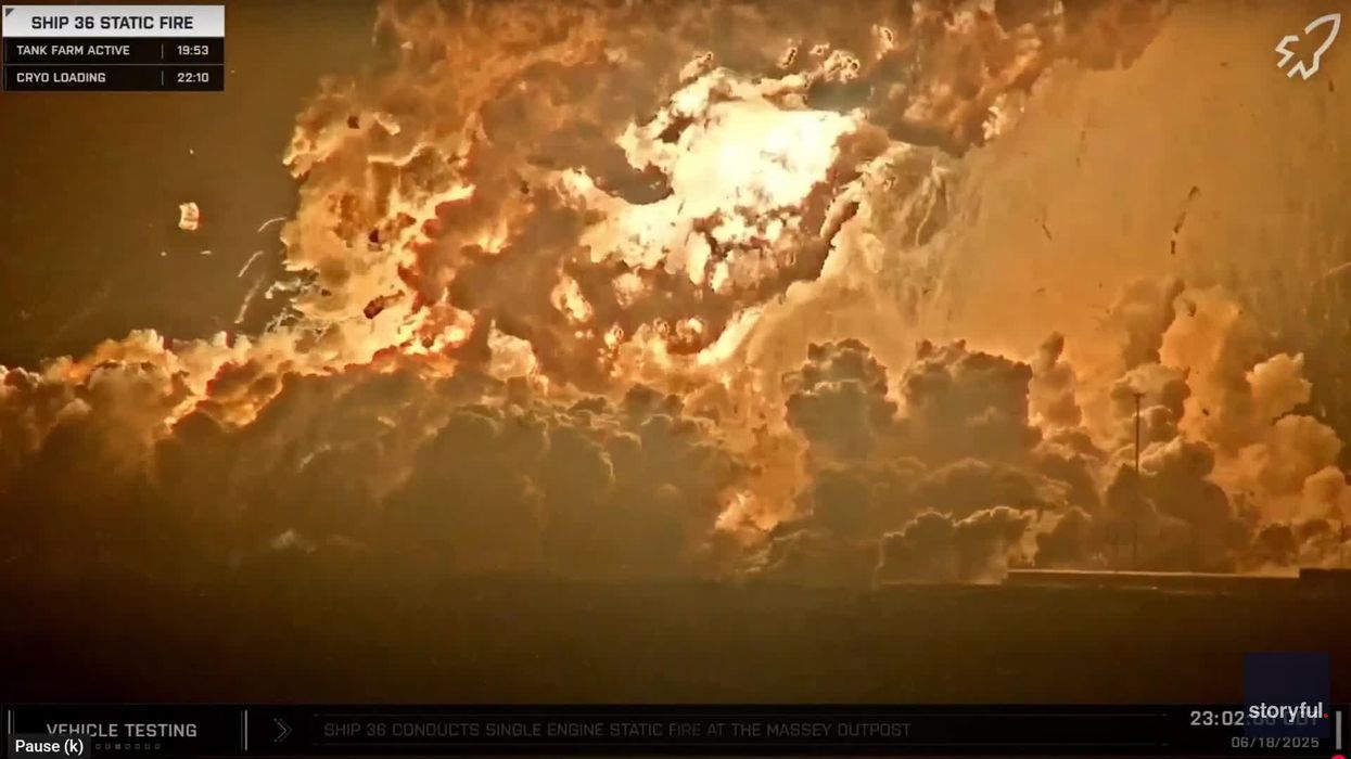 SpaceX Starship explodes and bursts into flames during static fire test