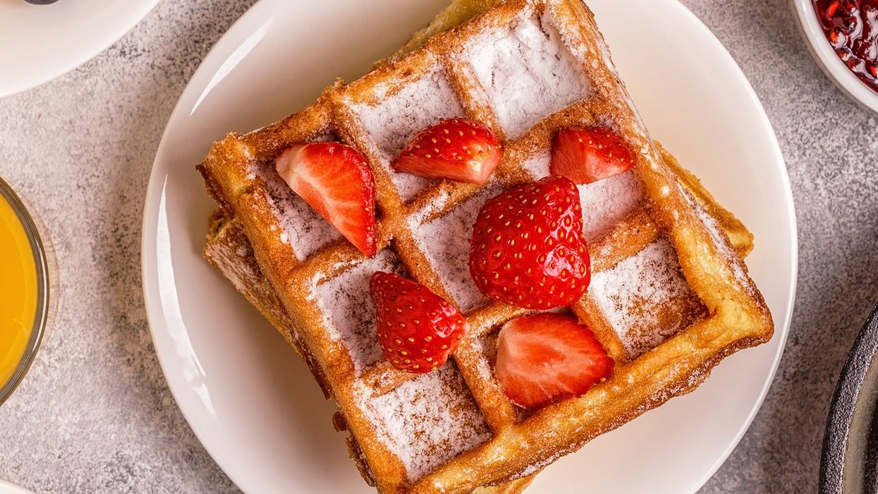 People are arguing over whether full English or American breakfast is better
