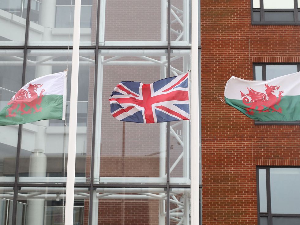 <p>Welsh and Union flags</p>