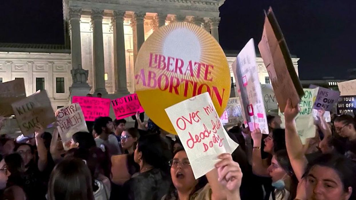 Man owns anti-abortionist with just one question about a foetus