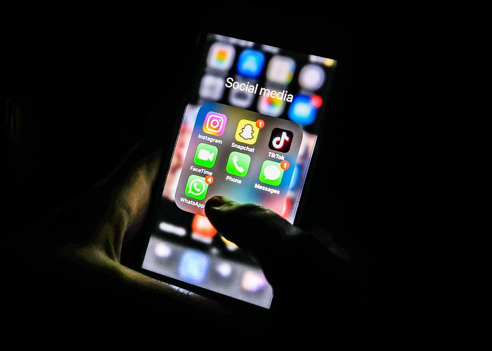 <p>WhatsApp will no longer work on some phones </p>