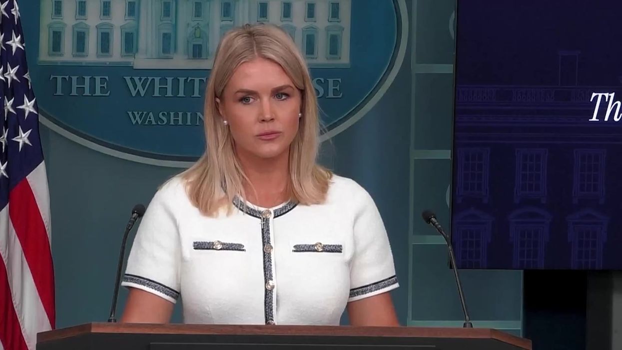 Karoline Leavitt scrambles as reporter calls out Trump's Unabomber claim