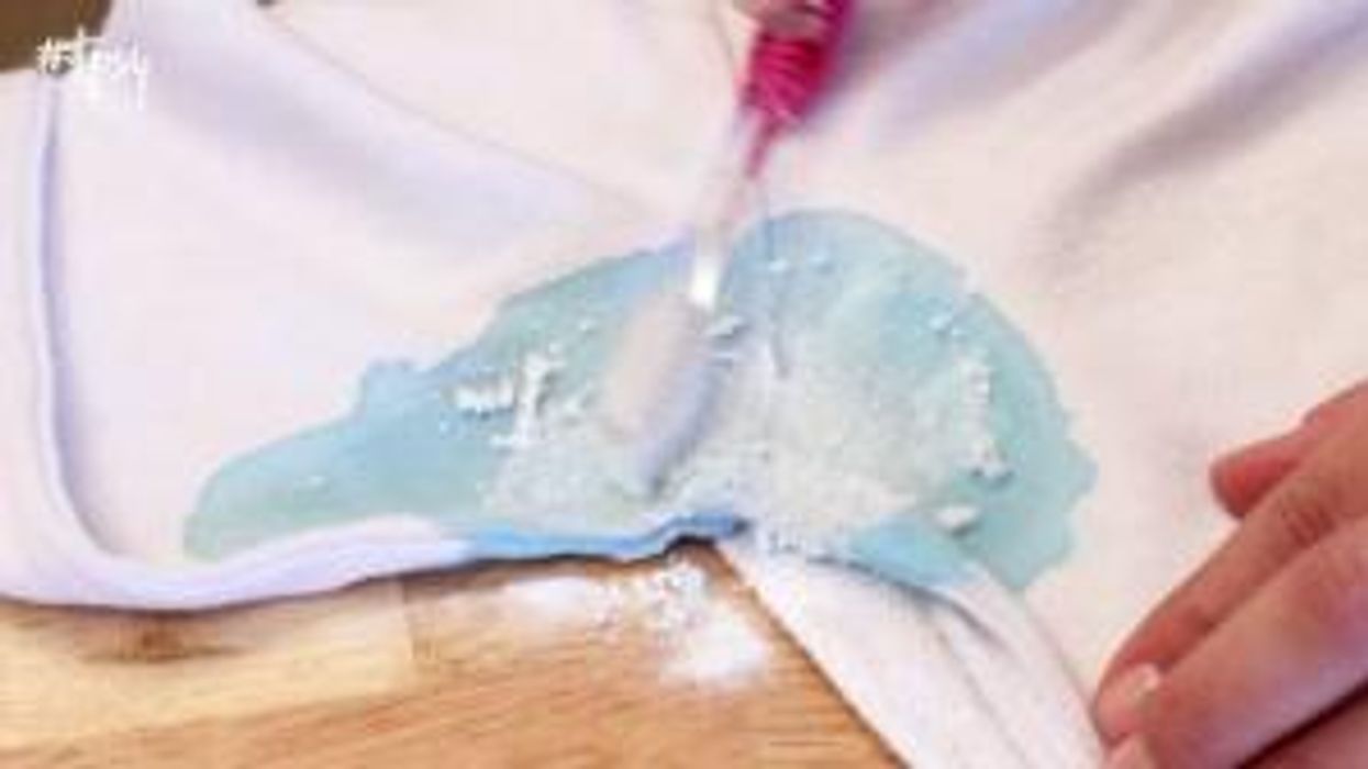 Man shares genius hack to remove yellow stains from clothes