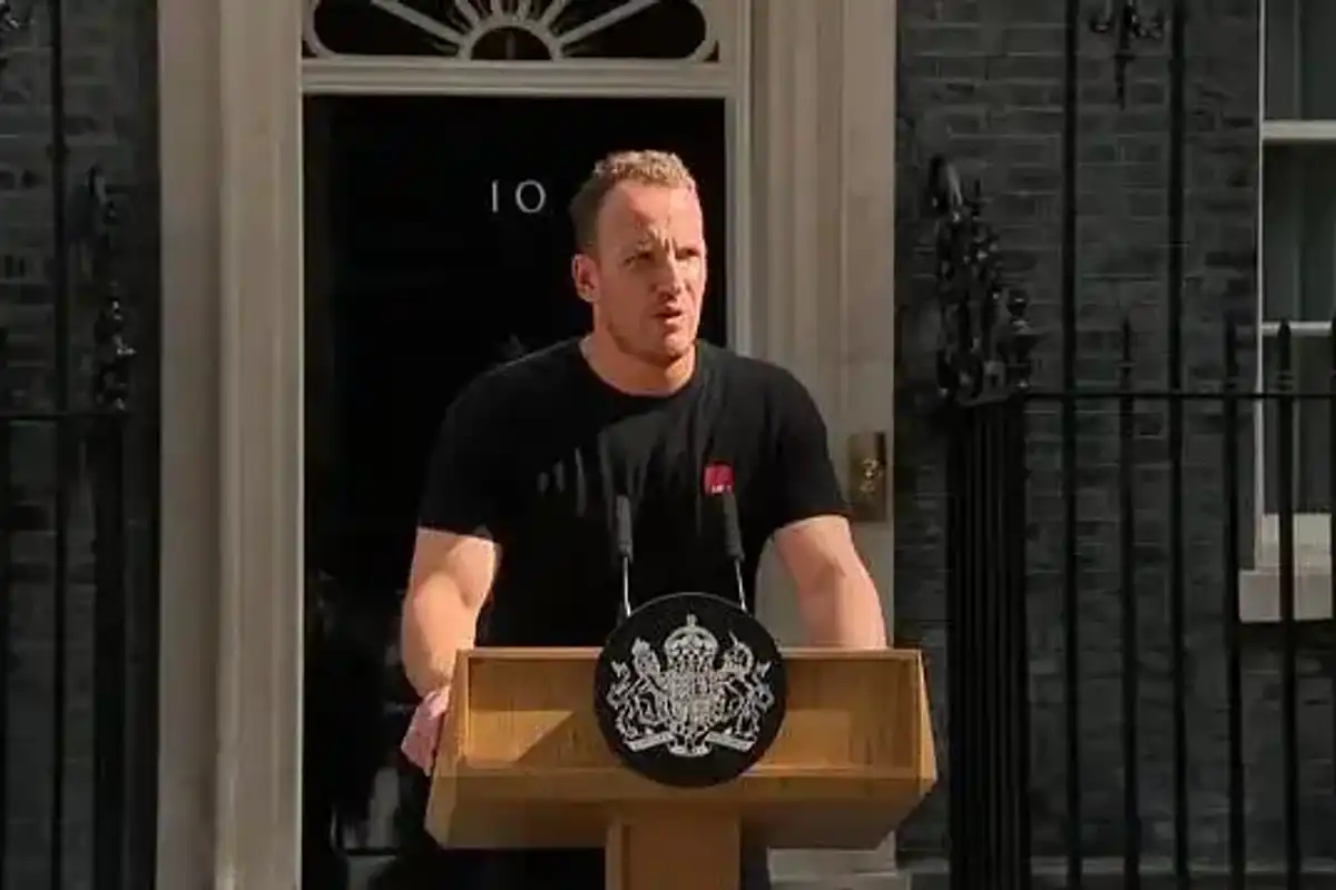 Who is ‘Hot Podium Guy’? The face of every UK political disaster is back - and people are thrilled