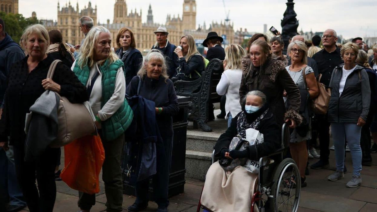 Copies of outdated Hello mag saying 'Queen back in business' selling for £20 on eBay