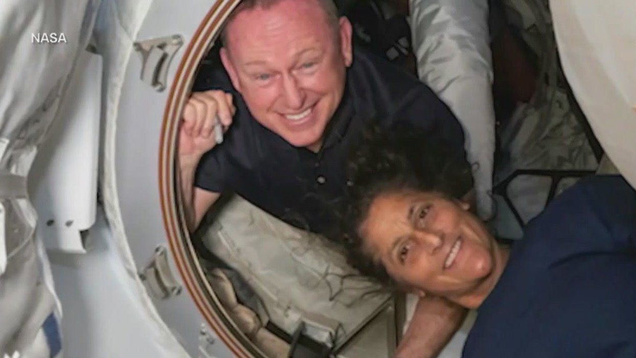 Astrounauts Stranded NASA makes difficult decision in rescue mission for stranded astronauts ...