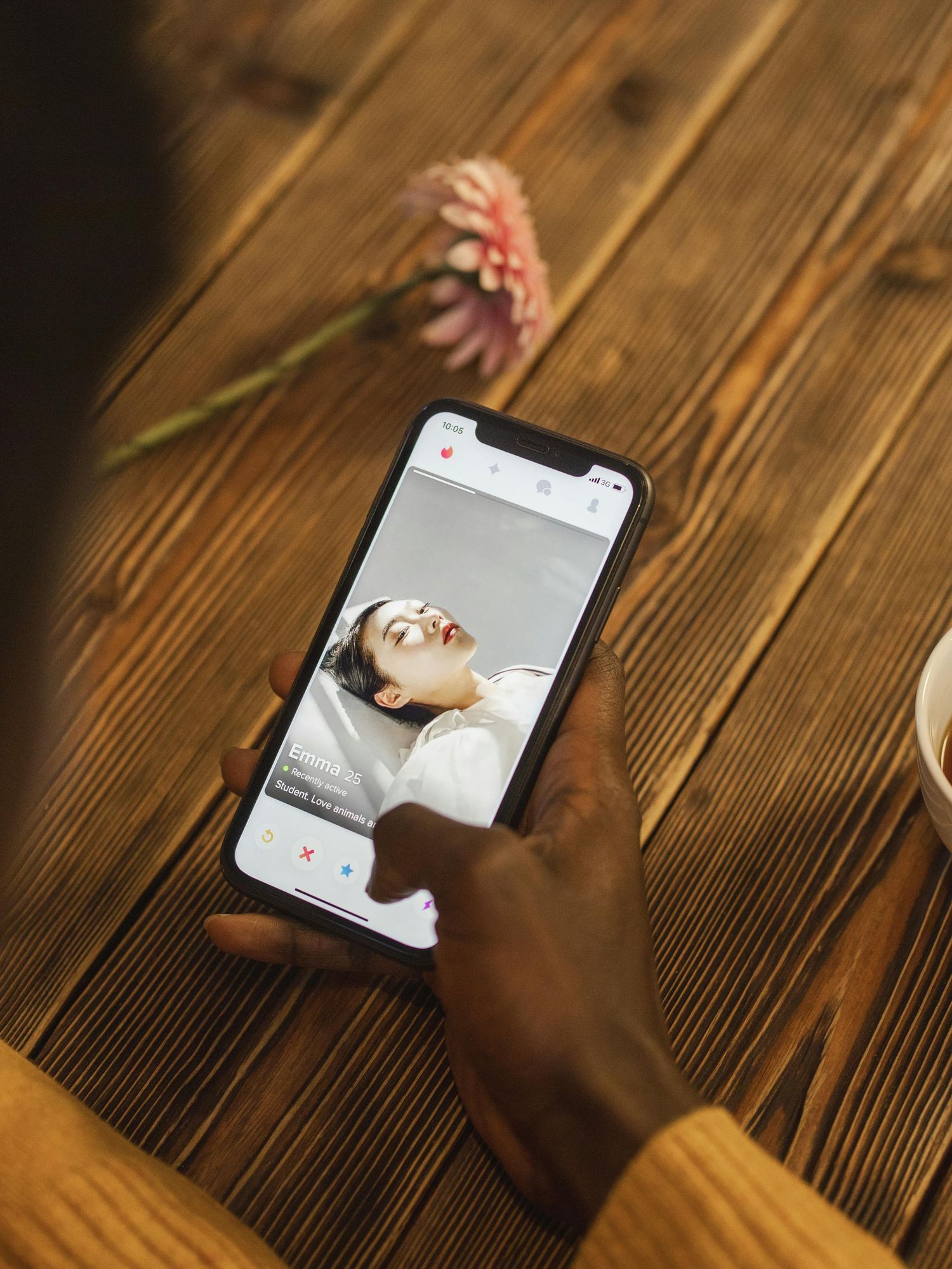 Singles no longer want a man in finance - the 'sexiest' job is one you wouldn't expect