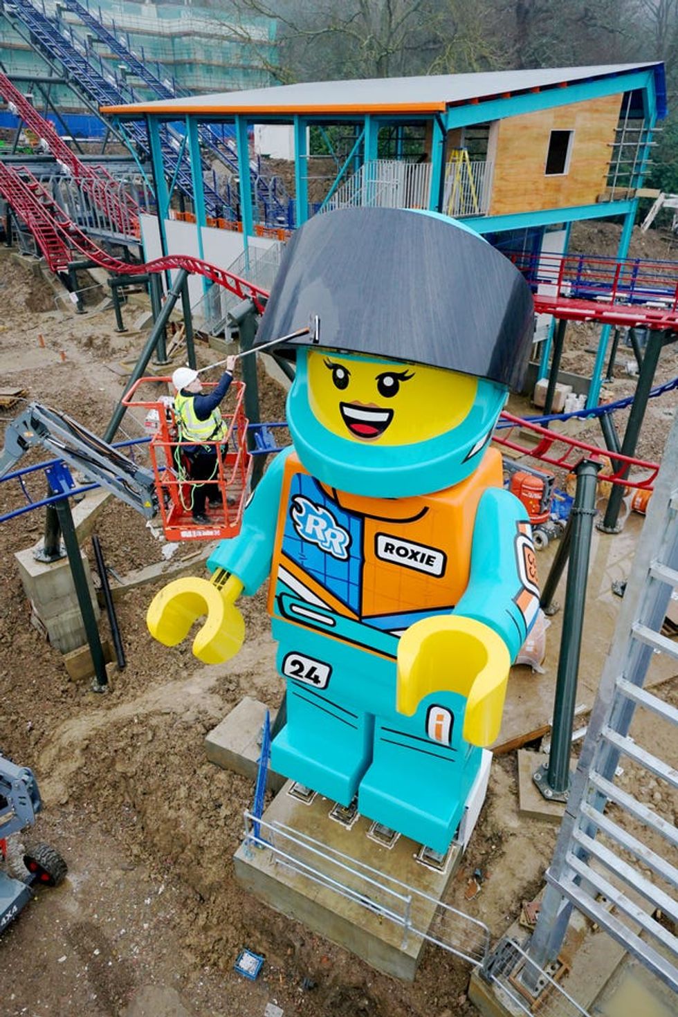World\u2019s tallest minifigure \u2013 Legoland Windsor