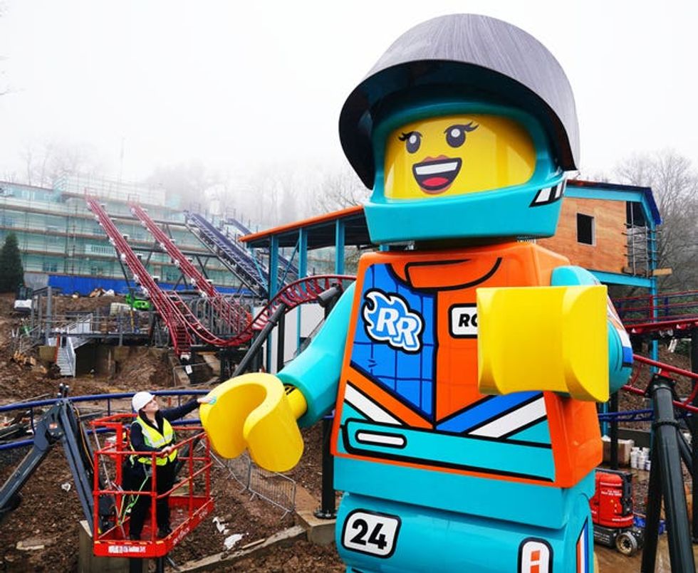 World\u2019s tallest minifigure \u2013 Legoland Windsor