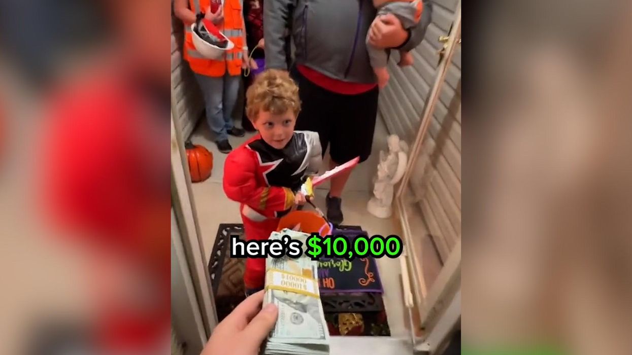 Mr Beast gave out $10k bundle on Halloween and one kid tried to swap it for candy