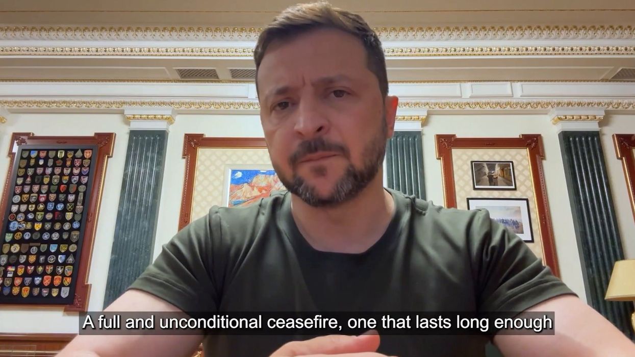 Volodymyr Zelenskyy challenges Vladimir Putin to meet for ceasefire talks as Trump puts pressure on deal